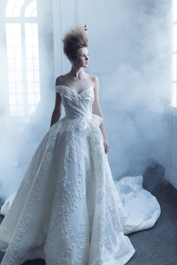 httpsapi.esposacouture.comcontentuploadsCampaignYameen Esposacouture 2020 Bridal Wedding Dress 1