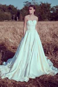 httpsapi.esposacouture.comcontentuploadsCollectionPictureBall Gown Wedding Dress Plume by Esposa Olga 1